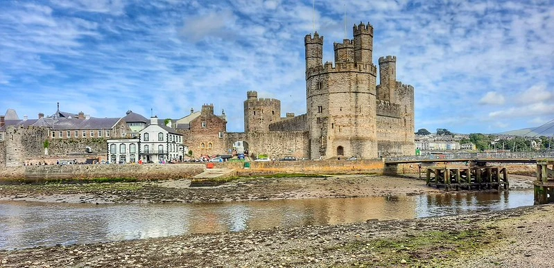 Caernarfon Castle by ohefin